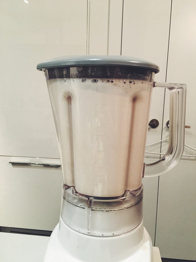 homemade cashew milk