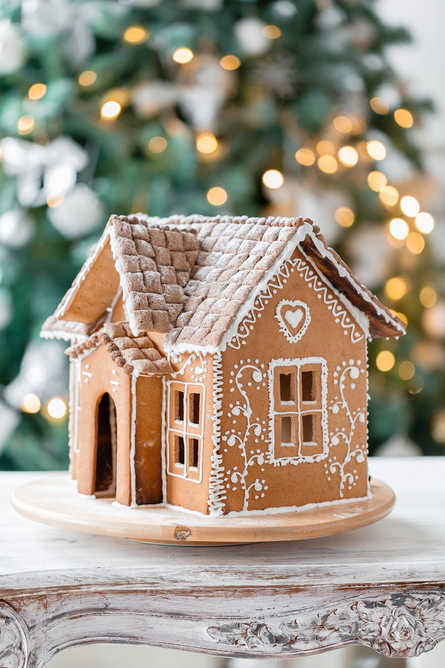 Gingerbread House Hacks for an Easy, Foolproof DIY | Spud.ca #holiday #baking