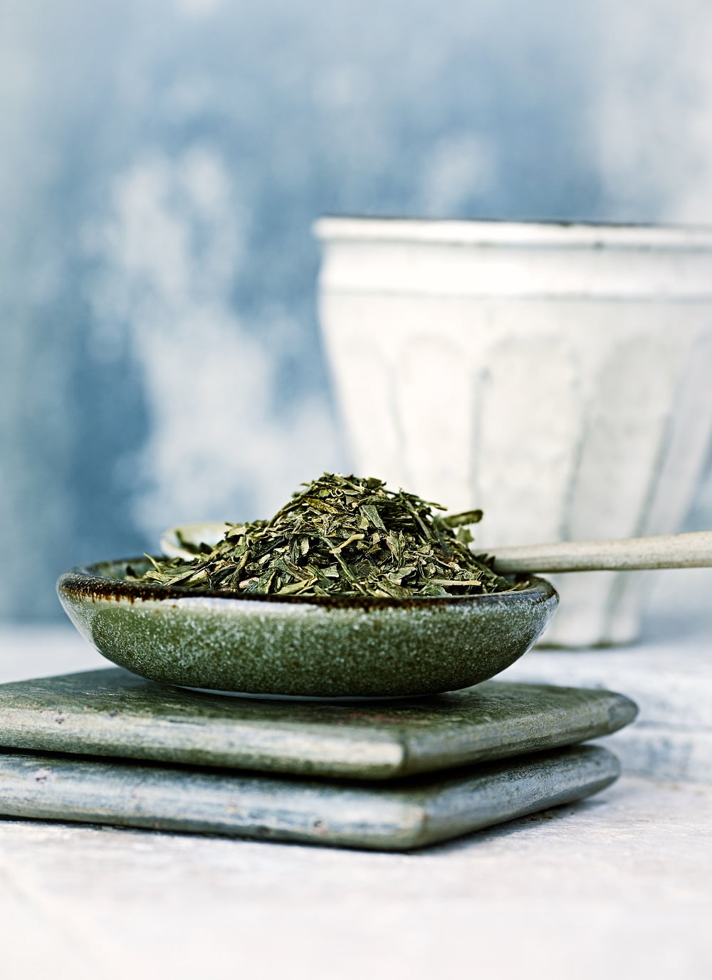 We know tea is a healthy hot drink, but what kind is the healthiest? Find out! 