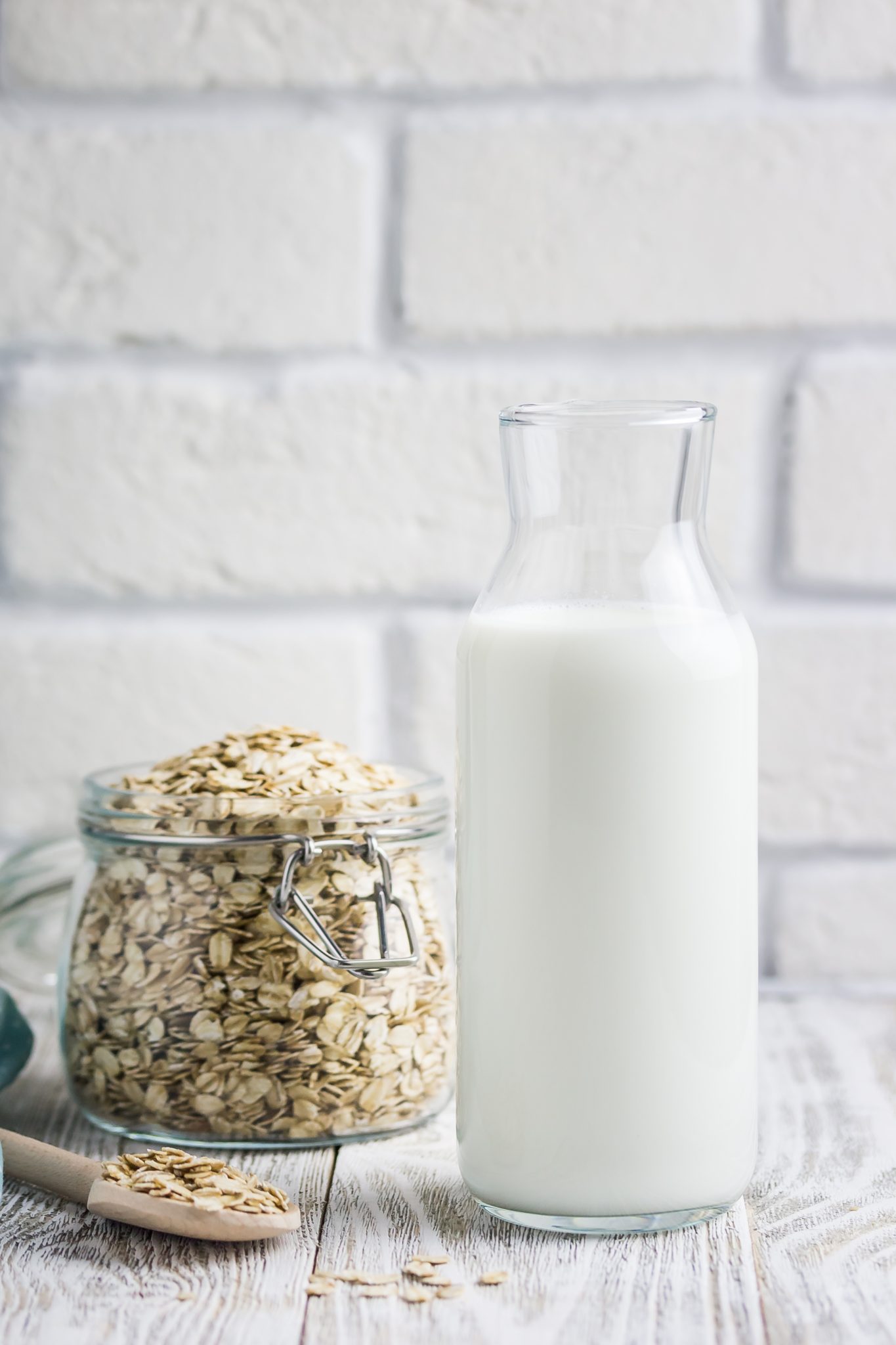 How to make homemade oat milk #vegan #dairyfree 