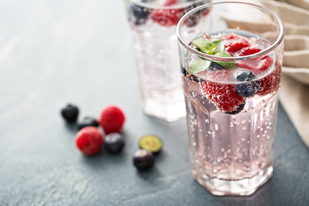 Healthy soda and cocktail alternatives! #cleaneating #healthyfood 