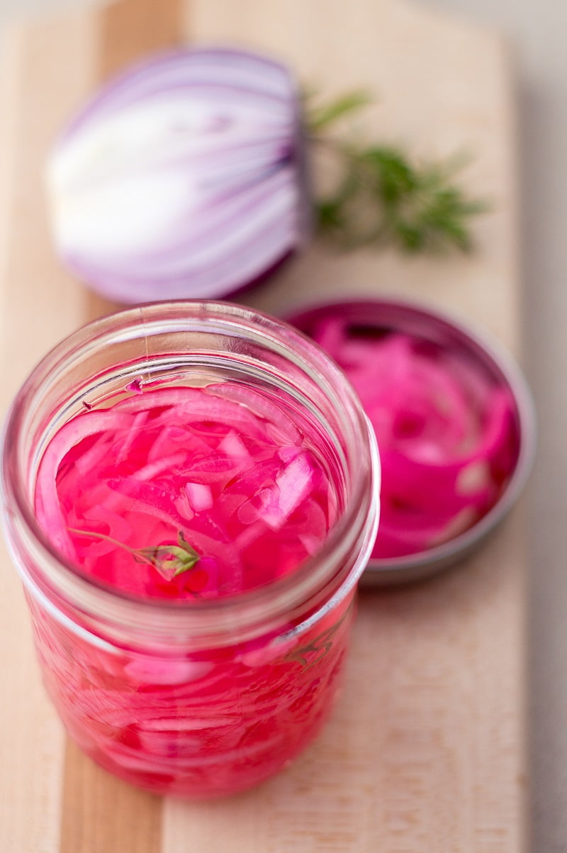 How to make fridge pickled red onions
