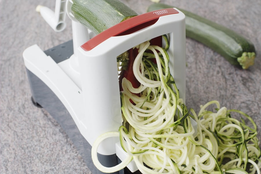 zoodle making