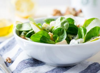 Pear, Spinach, Walnut and Blue Cheese Salad | SPUD.ca