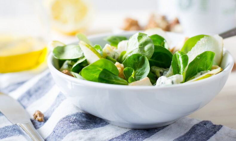 Pear, Spinach, Walnut and Blue Cheese Salad | SPUD.ca