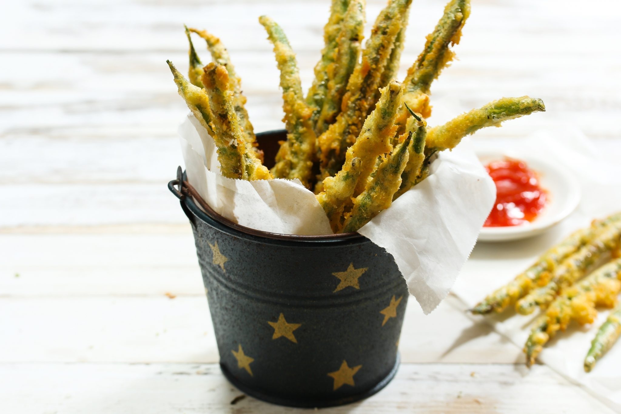 YOU NEED TO TRY THESE PARMESAN GREEN BEAN FRIES