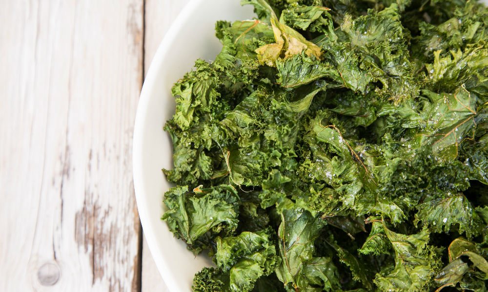 6 FOOLPROOF TIPS TO UP YOUR KALE CHIP GAME