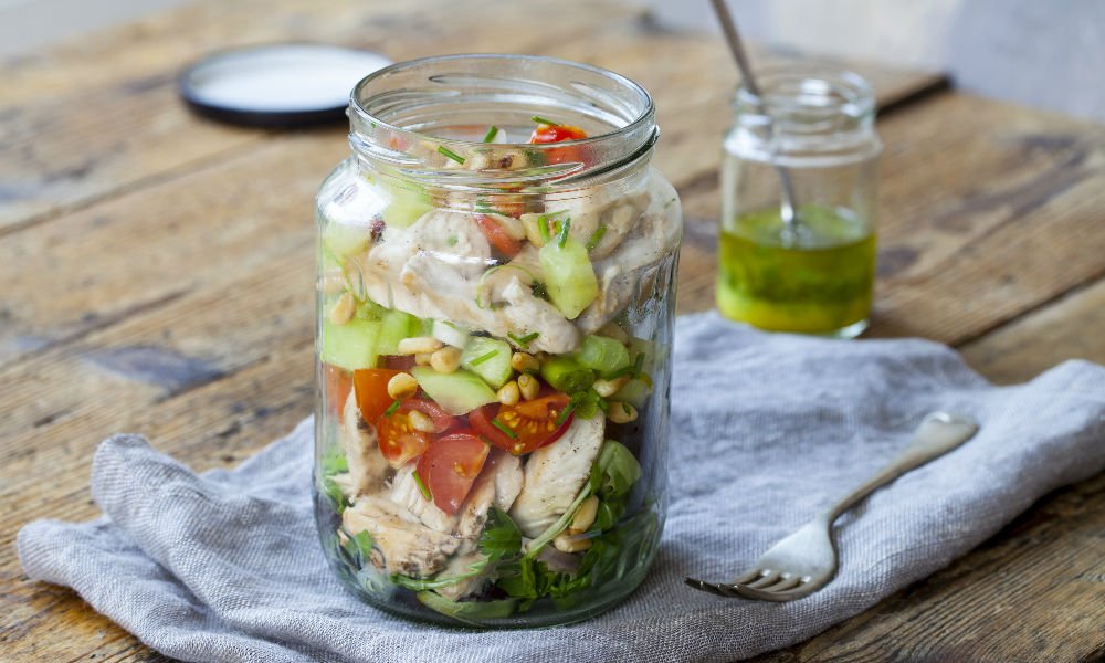 6 SIMPLE WAYS TO LIVE WITH LESS PLASTIC IN 21 DAYS
