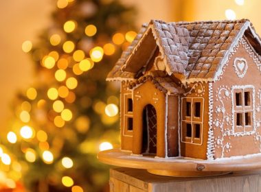 Foolproof Gingerbread House Hacks | SPUD.ca