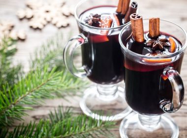 Mulled wine and mulled cider