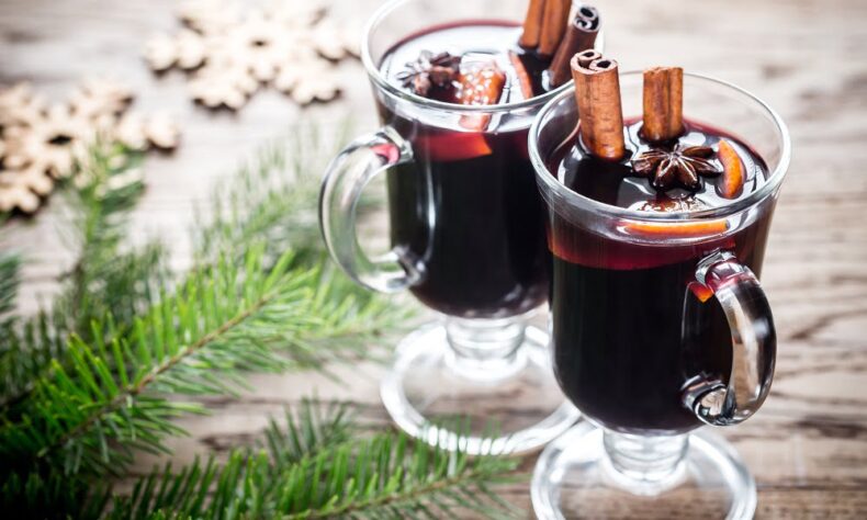 Mulled wine and mulled cider