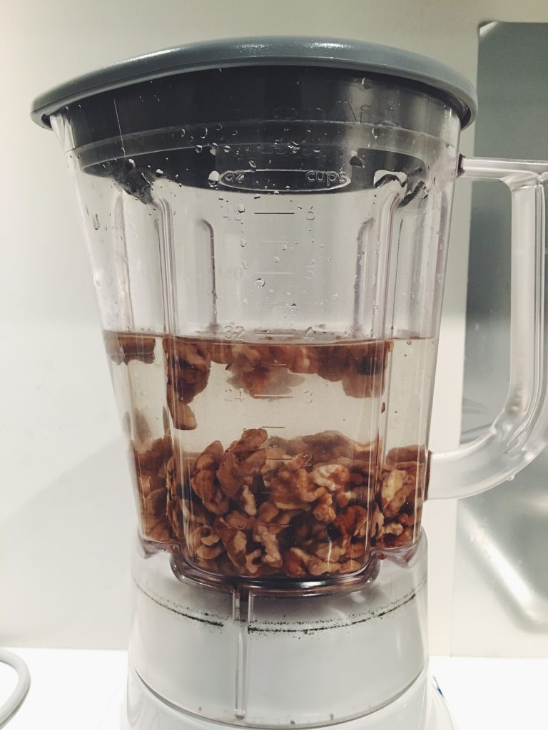 homemade walnut milk