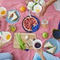 PICNIC 101: 6 SIMPLE TRICKS TO KEEP BUGS AWAY