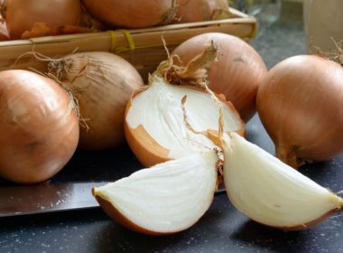 organic onions sliced