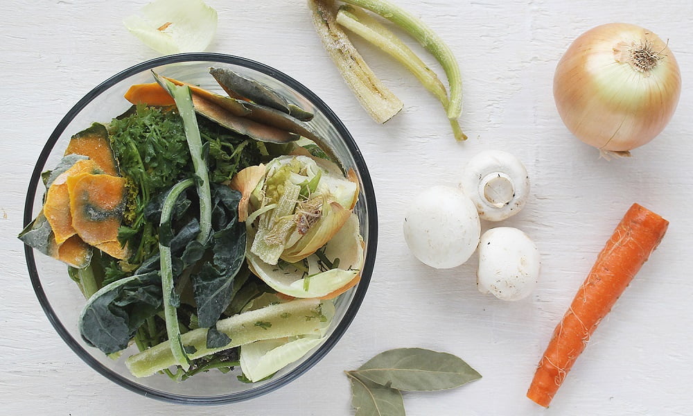 EASY VEGETABLE BROTH RECIPE USING KITCHEN SCRAPS