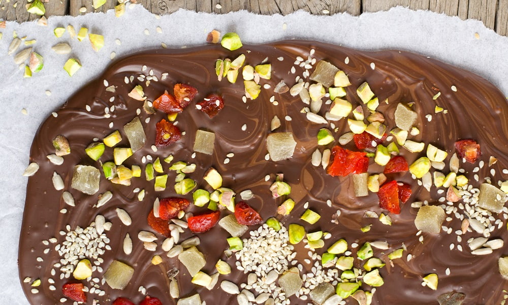 HOW TO MAKE SUPERFOOD CHOCOLATE BARK