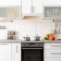 KITCHEN HACK: YOUR EASY GUIDE TO A SPOTLESS STOVE (NATURALLY!)