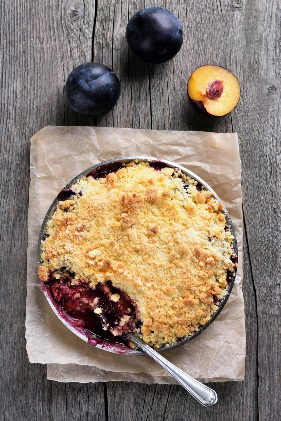 plum crumble tart