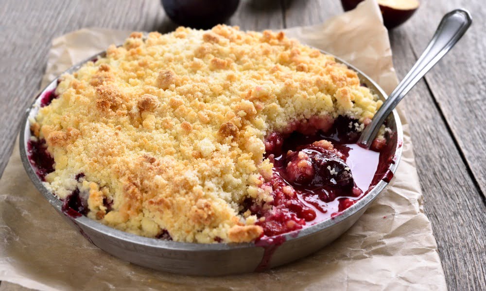 EASY SUMMER PLUM CRUMBLE TART