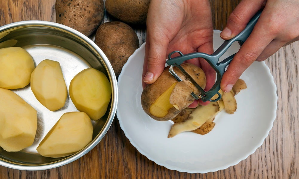 5 RECIPES TO MAKE SURE NO FOOD SCRAPS GO TO WASTE