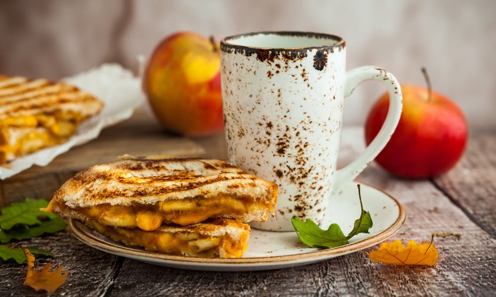 7 DELICIOUS APPLE RECIPES TO TRY THIS FALL