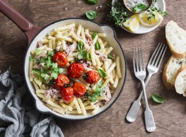 Pasta with canned tuna