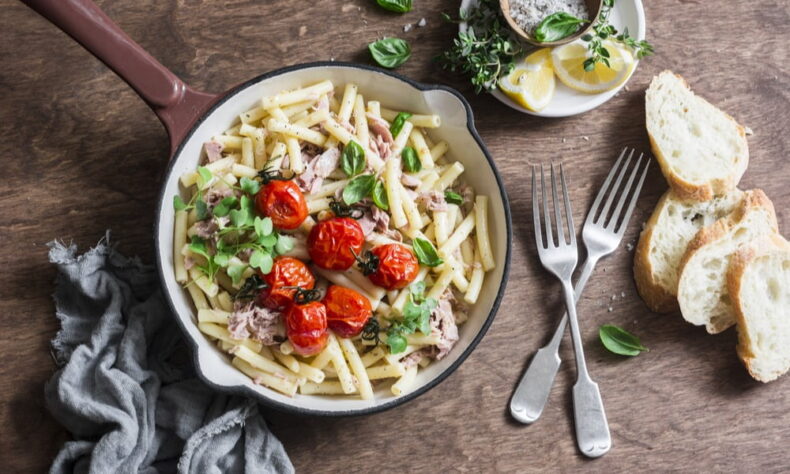 Pasta with canned tuna