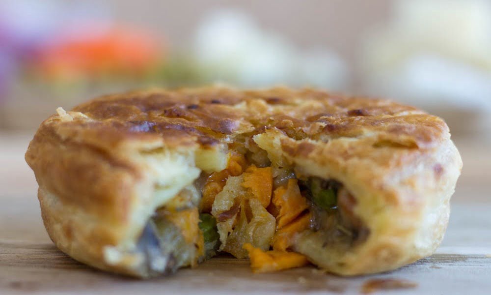 EDMONTON’S OWN DOWN-UNDER MEAT PIE GUY